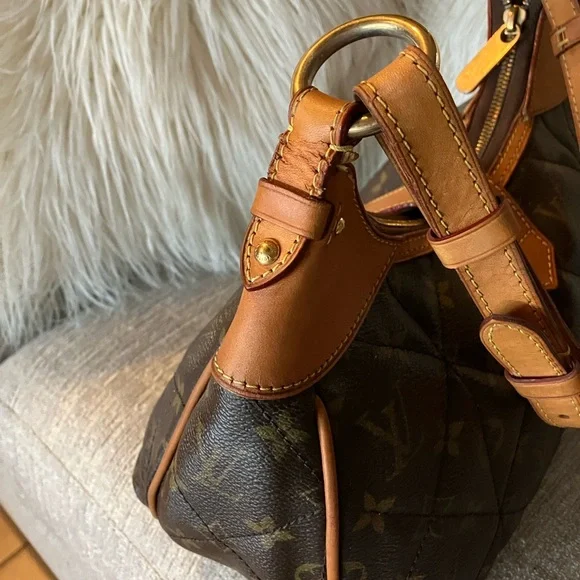 Louis Vuitton Etoile PM Shoulder Bag - Picture 11 of 15